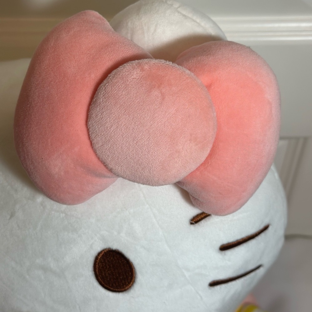 Hello Kitty Plush Toy with Pink Bow ๐ฉท - Picture 4 of 7